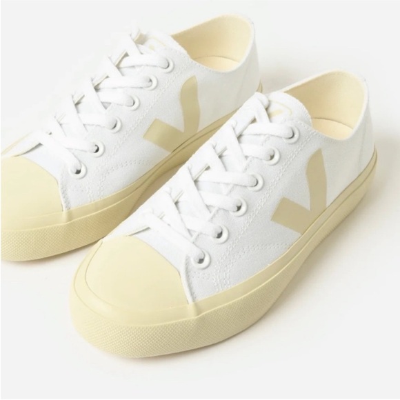 Veja Wata ll Canvas Sneaker - Picture 1 of 11